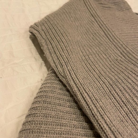 Aritzia Babaton Merino Wool Sweater - Picture 4 of 5